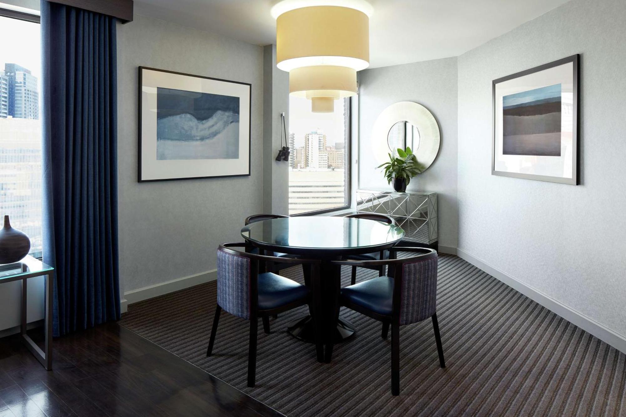 Hotel Doubletree By Hilton Montreal Exterior foto